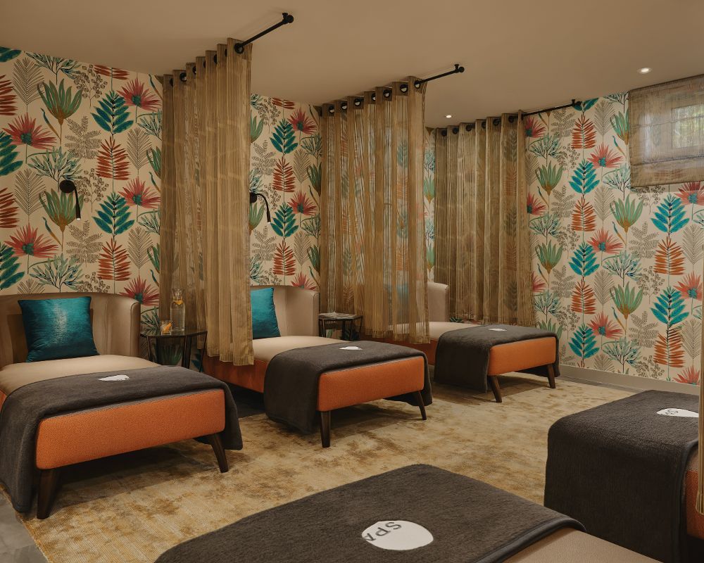 LQ Resorts team image 3