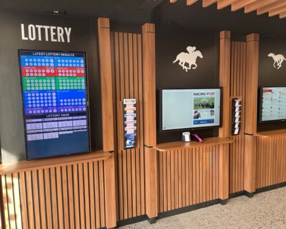 Toals Bookmakers image 4