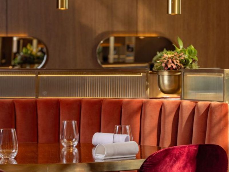 Chef de Rang/Wait Staff for Fine Dining Restaurant
